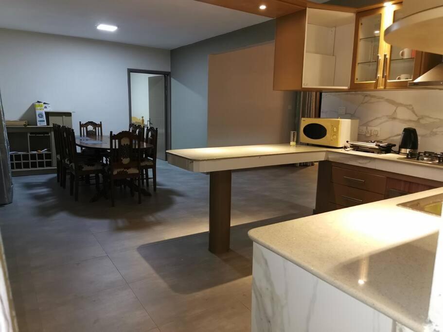 3 Bedrooms -swimming Pool- Fully Equipped Kitchen