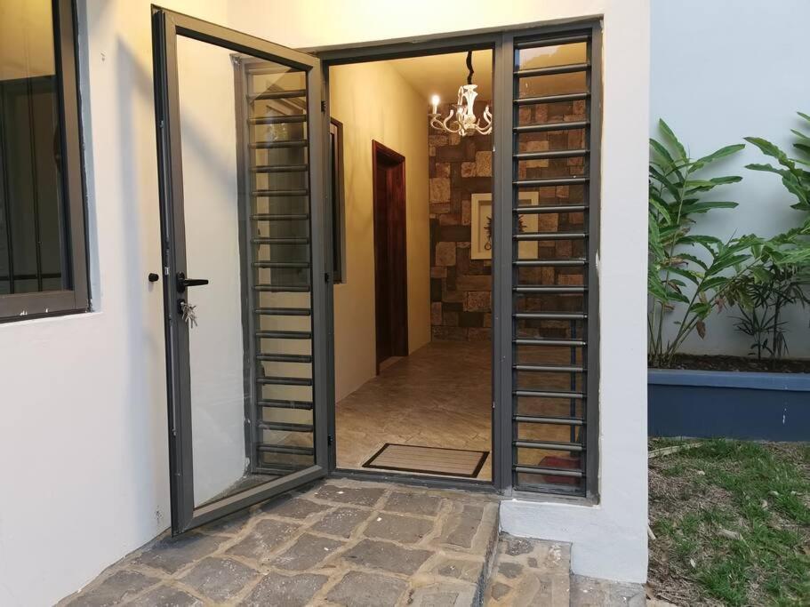 3 Bedrooms -swimming Pool- Fully Equipped Kitchen Appartement *